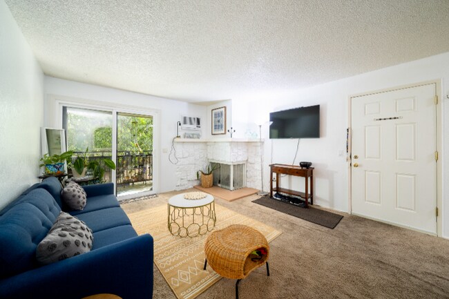 Foto del edificio - 1013 S Sunshine Ave