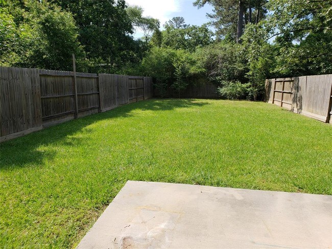 Building Photo - 1043 Mann Rd