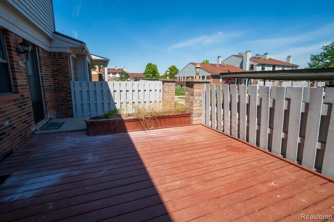 Building Photo - 43479 Arbor Way W