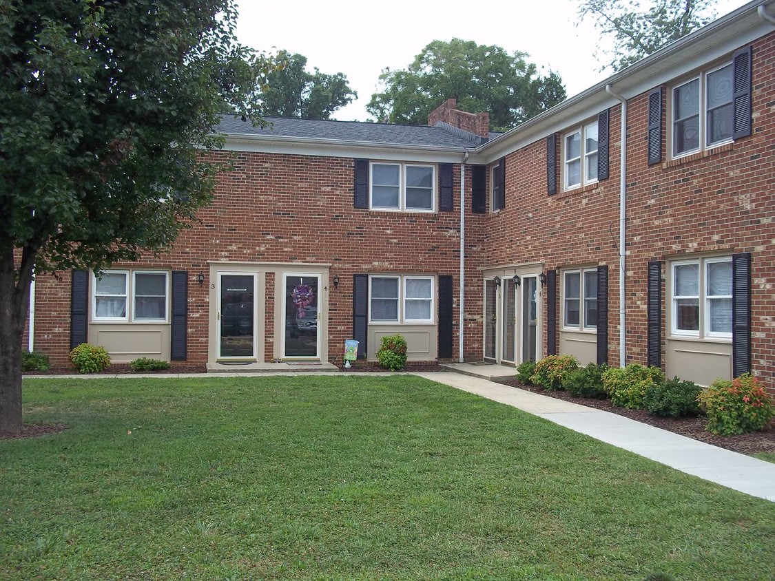 Apartment - 16339 Church St