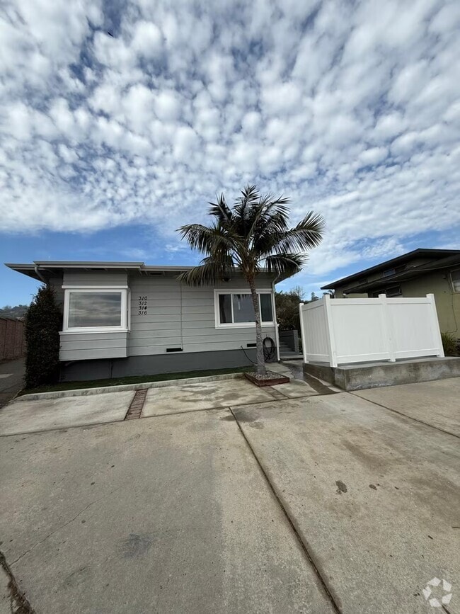 Building Photo - 312 Rosecrans St