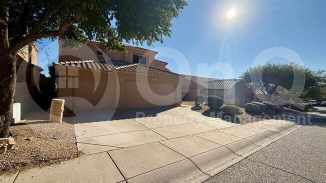 Building Photo - 15421 S 16th Dr