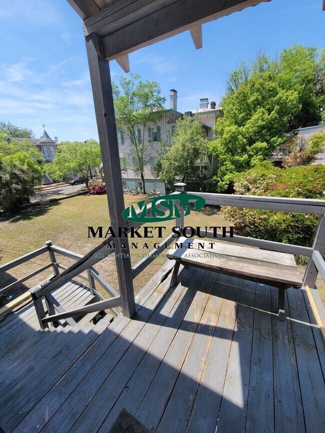 Building Photo - 915 Abercorn St