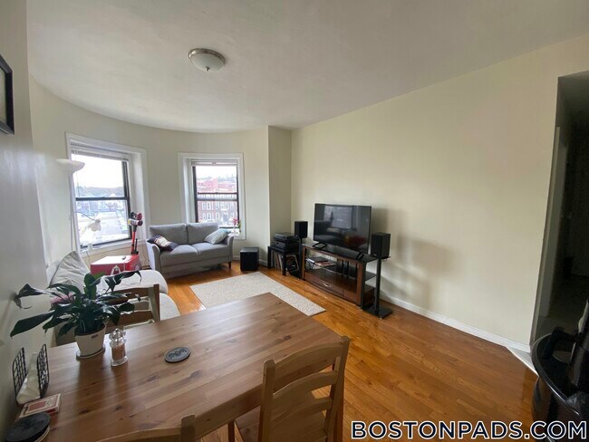 Foto del edificio - 1283 Commonwealth Ave