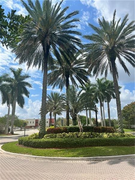 Foto del edificio - 5065 Wiles Rd