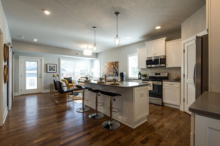 Primary Photo - Modern 2 Bed 2 Bath House in The Nations!