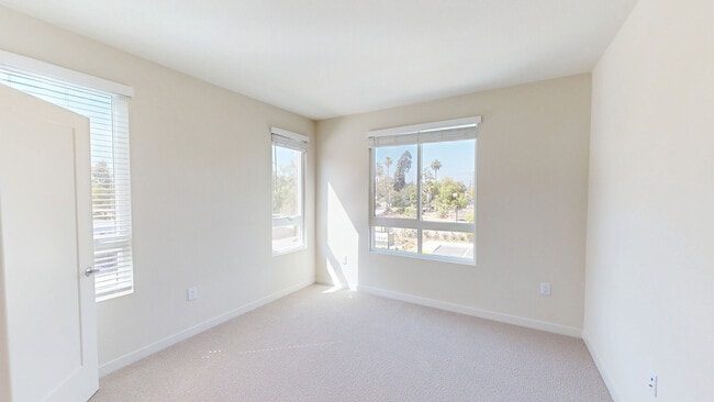 Interior Photo - North Grove