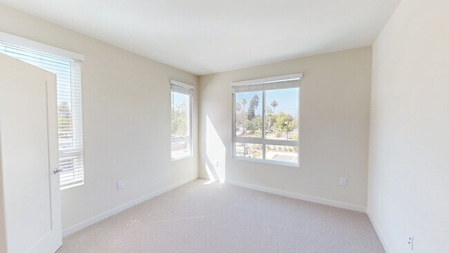 Interior Photo - North Grove