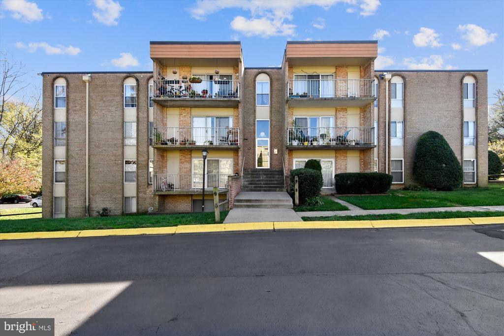 Foto principal - 11907 Parklawn Dr