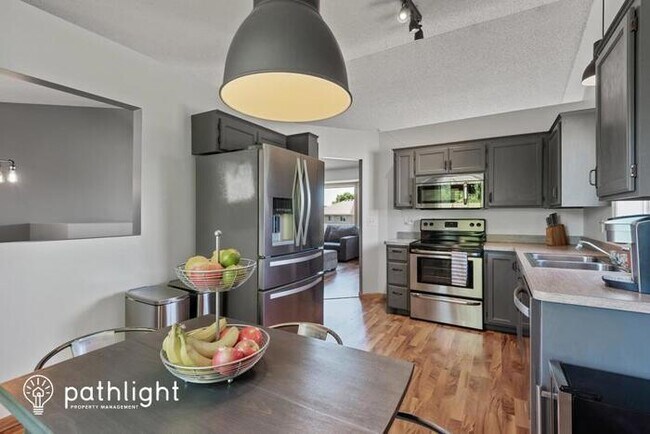Foto del edificio - 111 Charity Cir, Montrose, MN, 55363