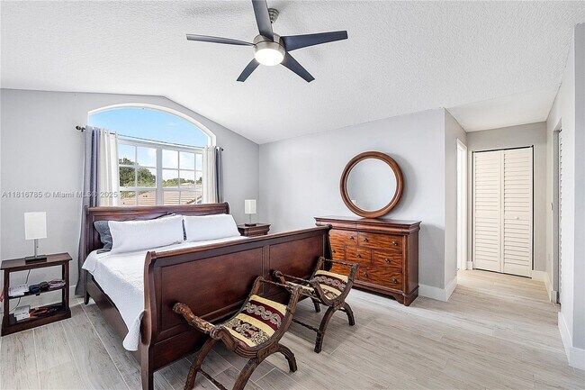 Foto del edificio - 1008 NW 116th Ave