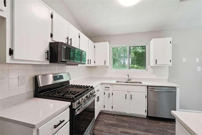 Building Photo - 1819 Singer Way