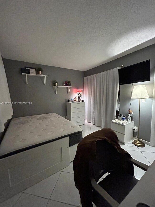 Foto del edificio - 17000 NW 67th Ave