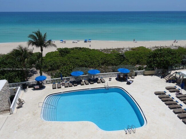 Foto del edificio - 5555 Collins Ave