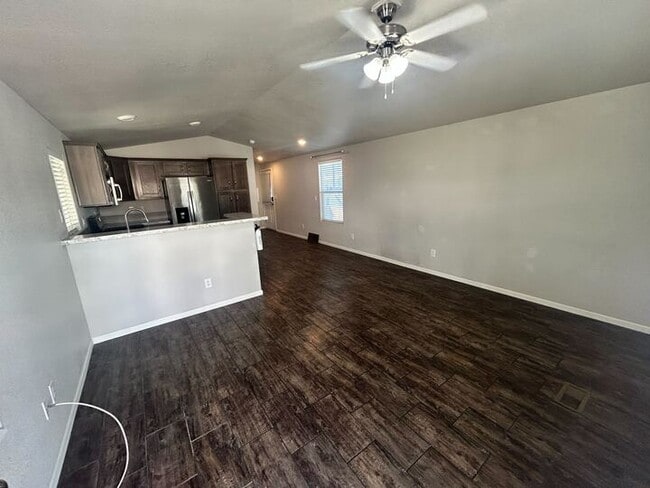 Building Photo - 530 S Alma School Rd