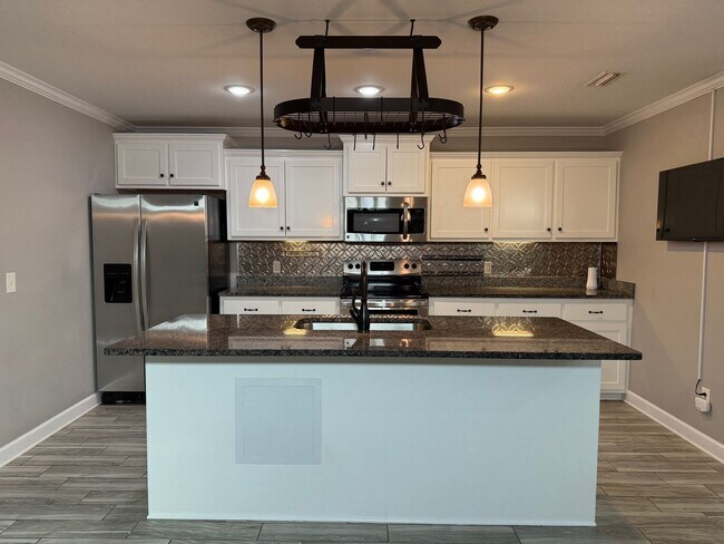 Building Photo - 157 Cody Dr