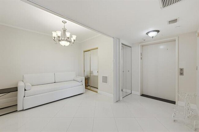Foto del edificio - 9595 Collins Ave