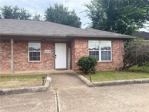 Building Photo - 1211 Webhollow Cir
