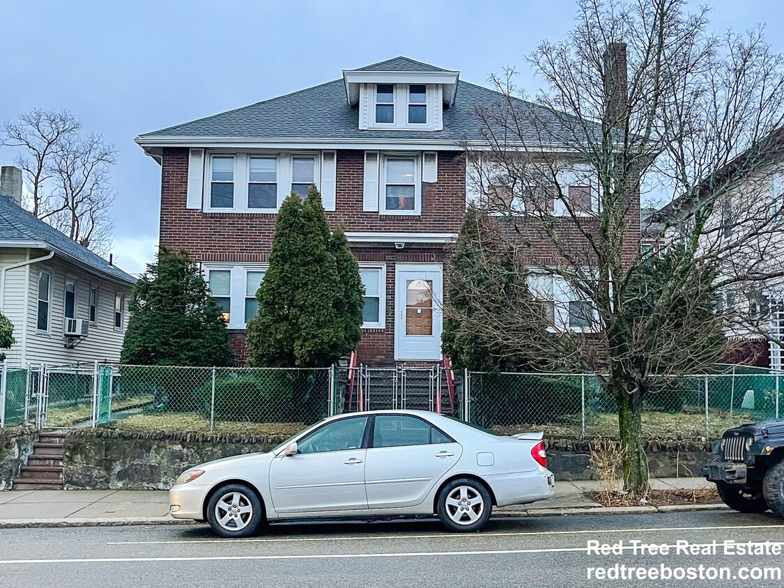 294 Market St, Boston, MA 02135 Townhome Rentals in Boston MA