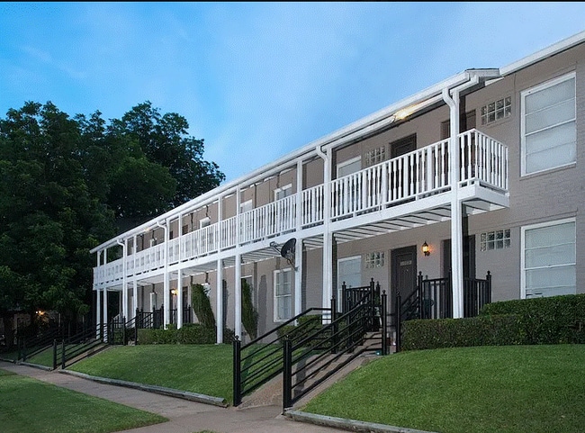 Building Photo - 4101 Douglas Ave