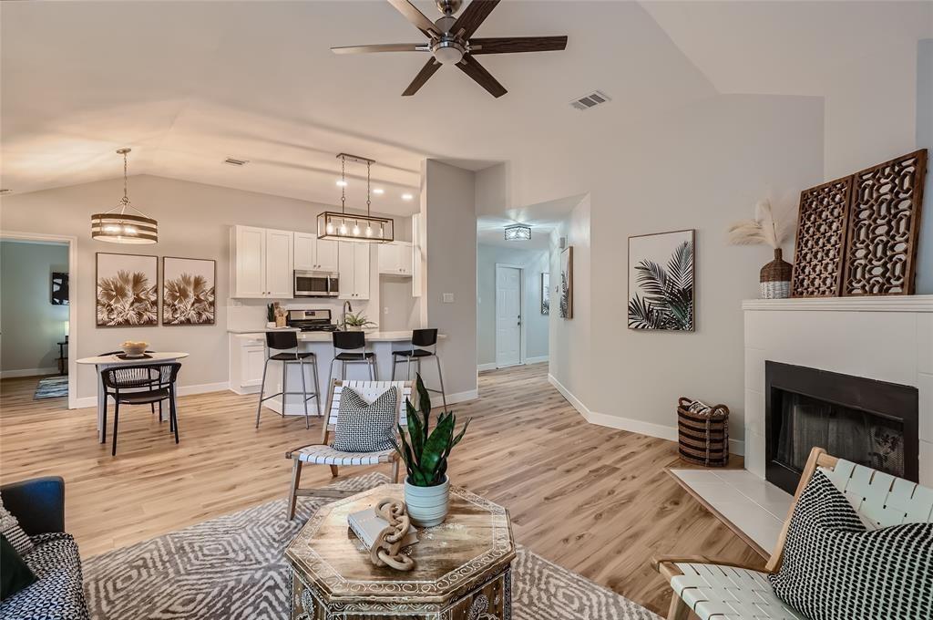 Foto principal - 1701 Hollow Tree Blvd