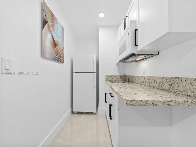 Foto del edificio - 19850 Franjo Rd