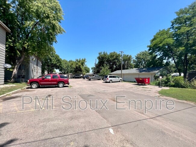 Foto del edificio - 120 S Garfield Ave