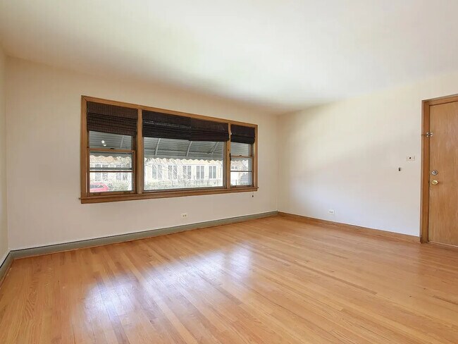 Foto del edificio - 2915 N Austin Ave