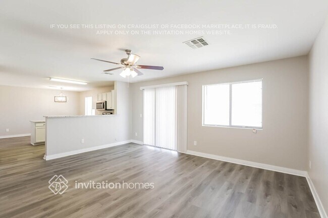 Building Photo - 3134 W Wayland Dr