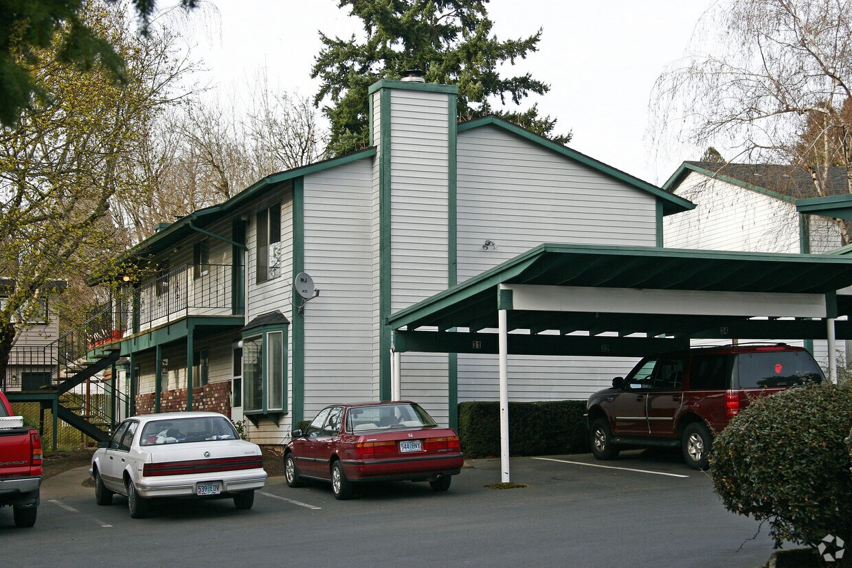 Village Monroe Apartments Apartments in Milwaukie, OR