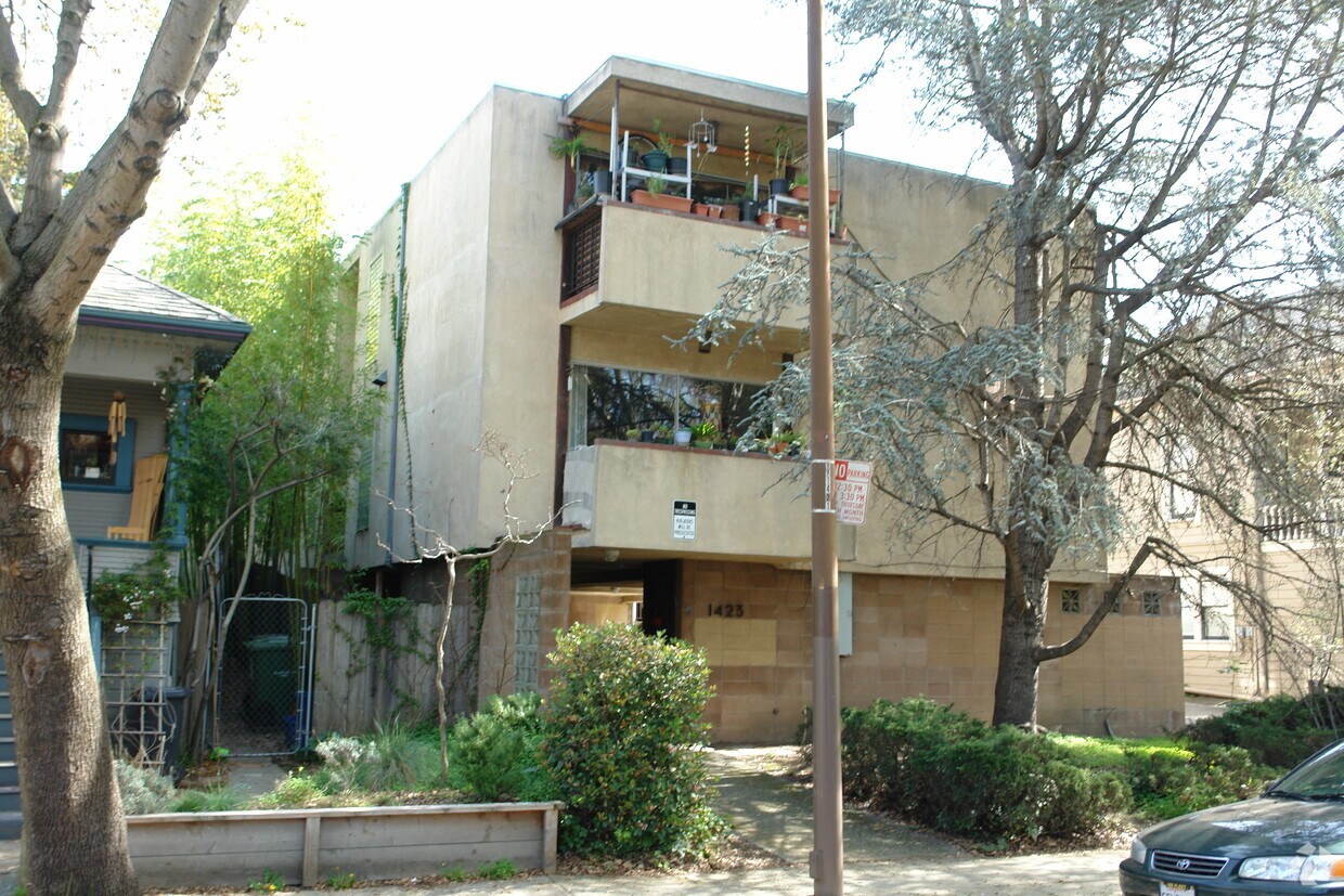 Building Photo - 1423 Martin Luther King Jr Way