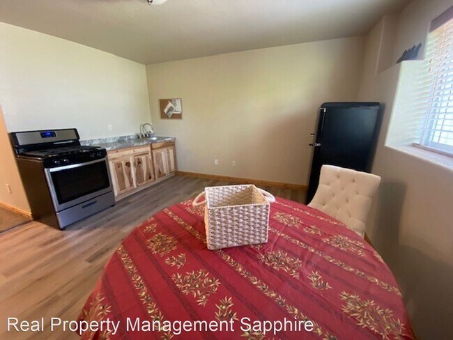 Building Photo - 1 br, 1 bath House - 323 Maroon Court base...
