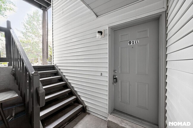 Building Photo - 17403 E Mansfield Ave