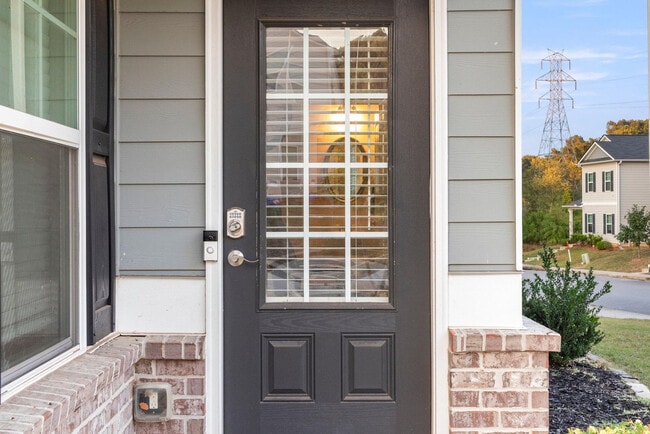 Building Photo - 1289 Towne Square Ct