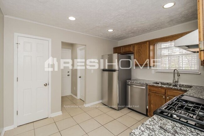 Foto del edificio - 7826 Sugarland Dr
