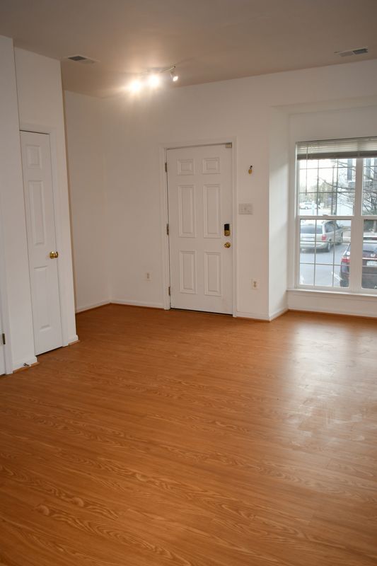 Foto del edificio - 2427 Dew Meadow Ct