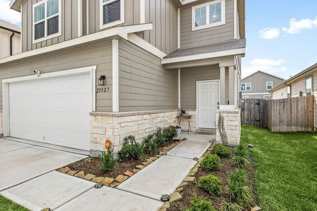 Building Photo - 25927 Chicory Dr