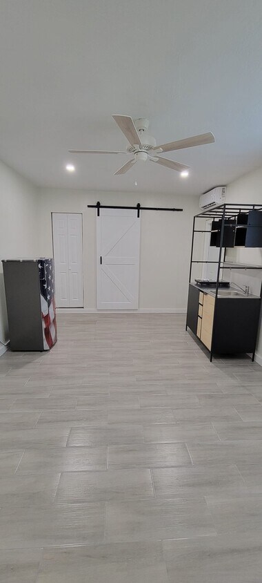 Primary Photo - 600 SW 70th Ave