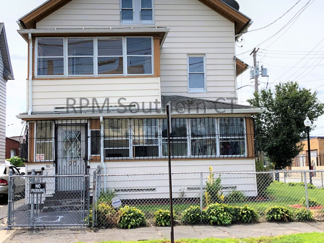 Primary Photo - Affordable 2 bedroom