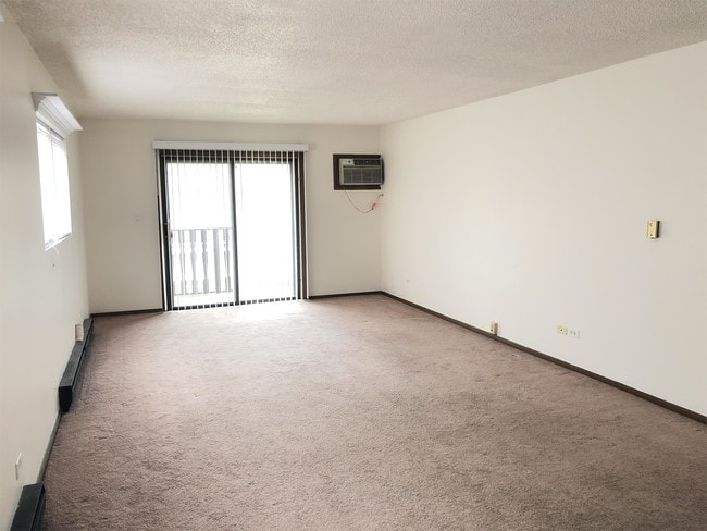 Building Photo - 2175 Vernon Dr