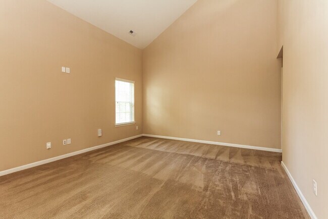 Building Photo - 3324 Mortemer Ln