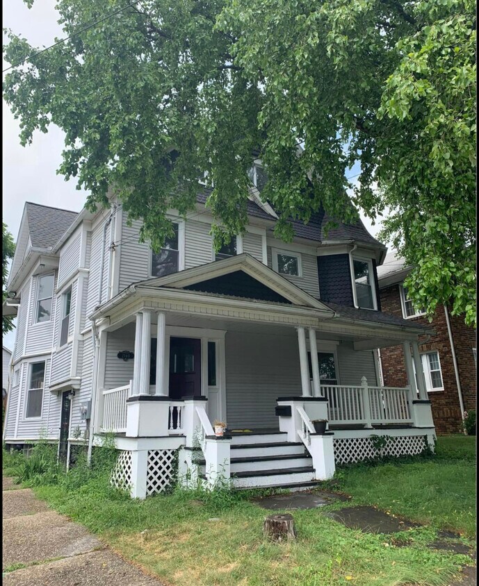 2140 4th St, Cuyahoga Falls, OH 44221 House Rental in Cuyahoga Falls