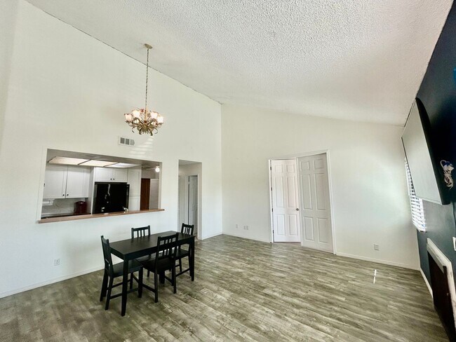 Foto del edificio - Excellent 3-Bedroom Condo! *$500 Off First Month's Rent Move In Special!*