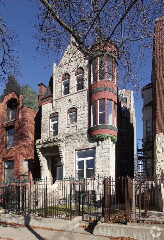 Building Photo - 3629 S King Dr