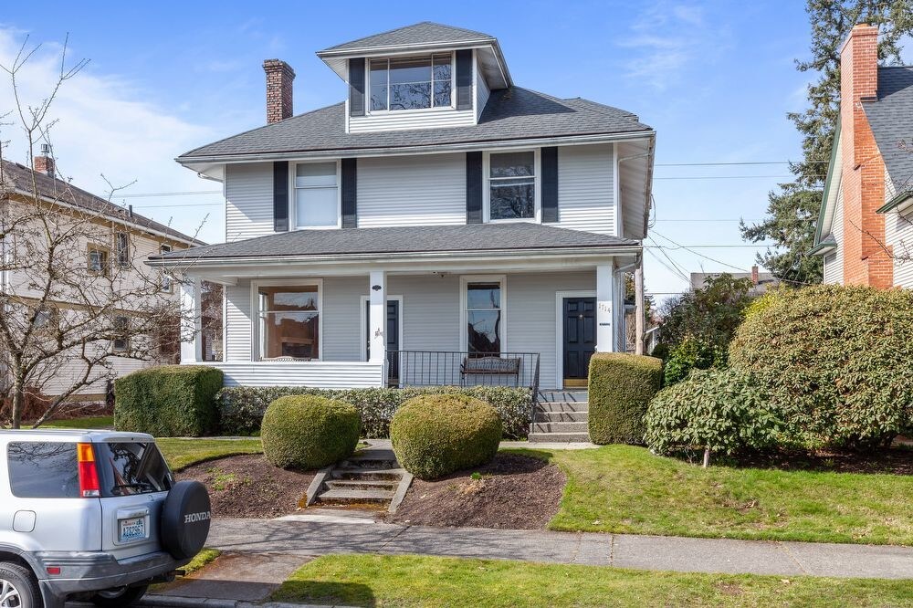 LoftStyle Apartment in Everett Room for Rent in Everett, WA