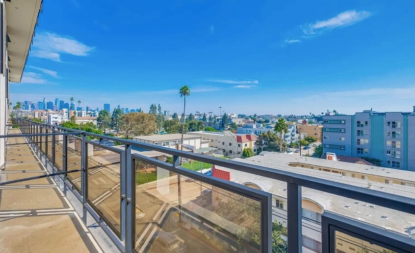 Foto principal - 3279 San Marino St