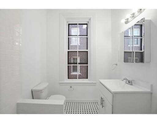 Building Photo - 267 Clarendon St