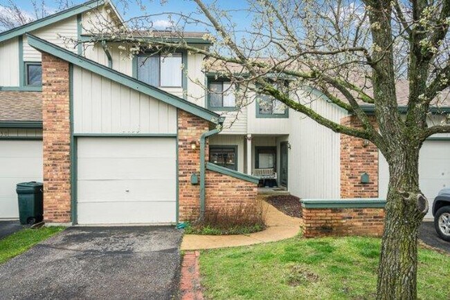 Foto del edificio - 2000 Quiet Stream Dr