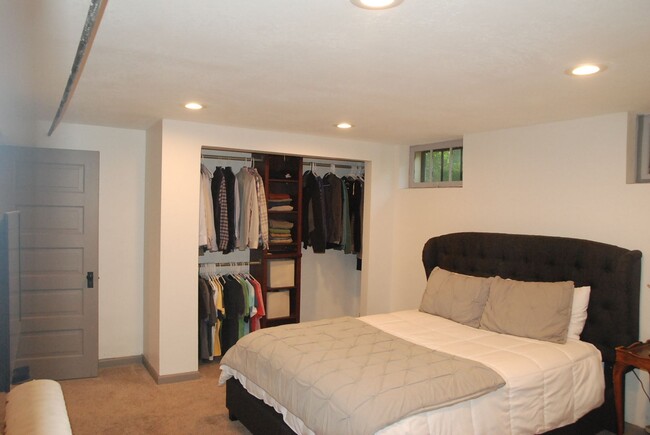 Building Photo - 3450 Harriet Ave