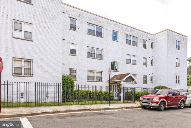 Building Photo - 4929 Foote St NE